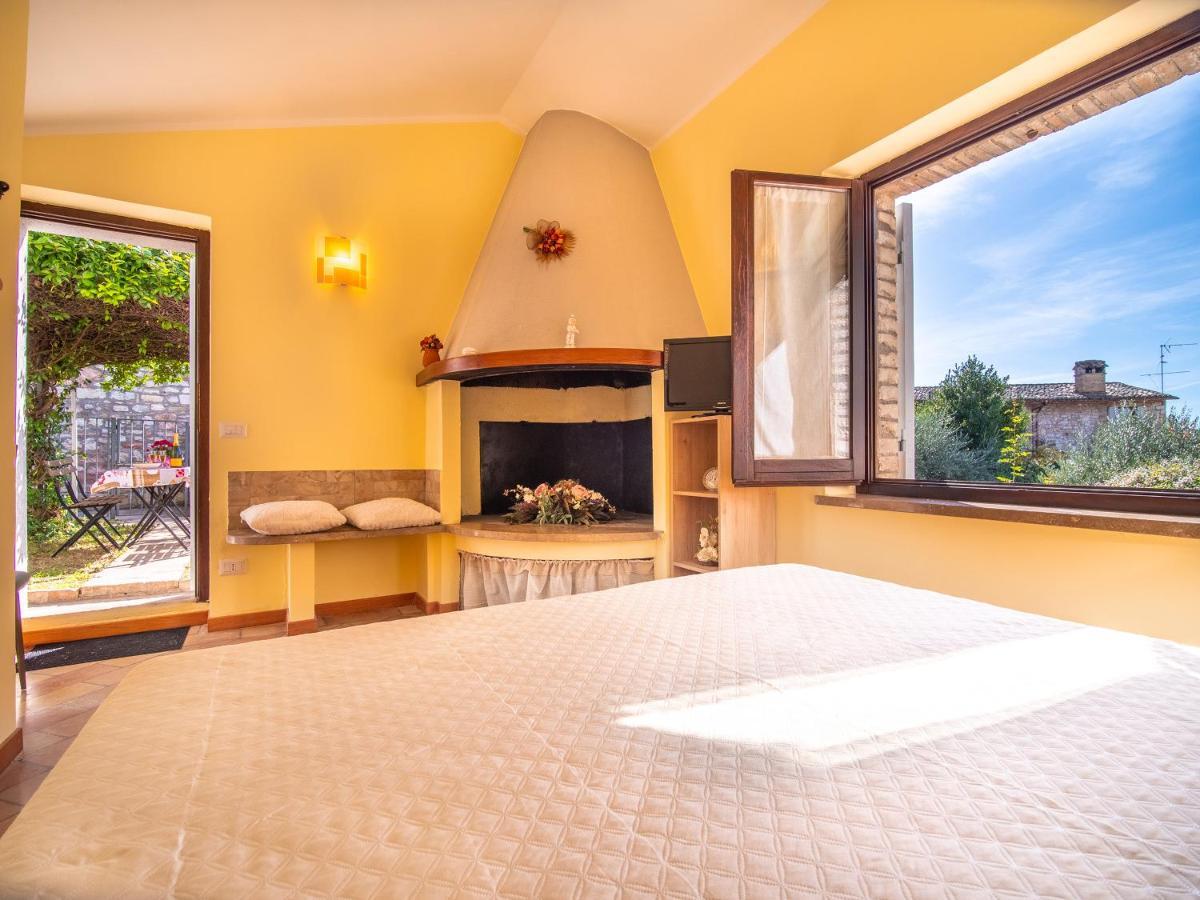Terrazza Santa Chiara Hotel Асизи Екстериор снимка