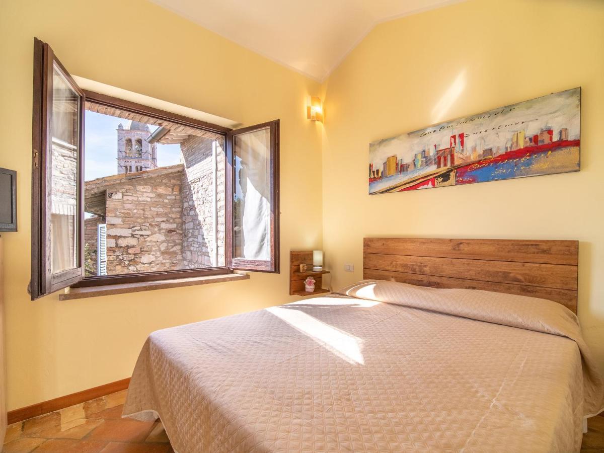 Terrazza Santa Chiara Hotel Асизи Екстериор снимка